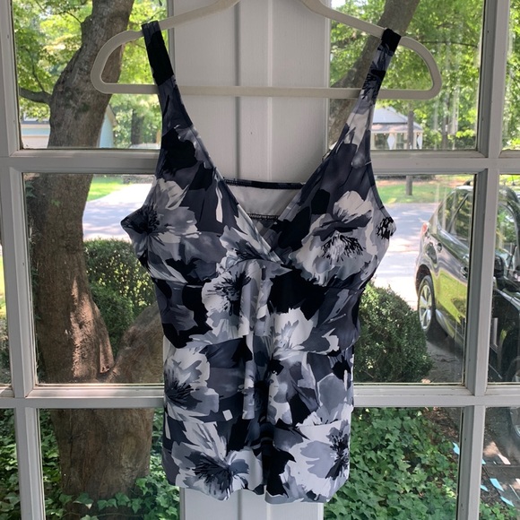 Magicsuit Ruffle Tankini Top, size 16 - Picture 1 of 5